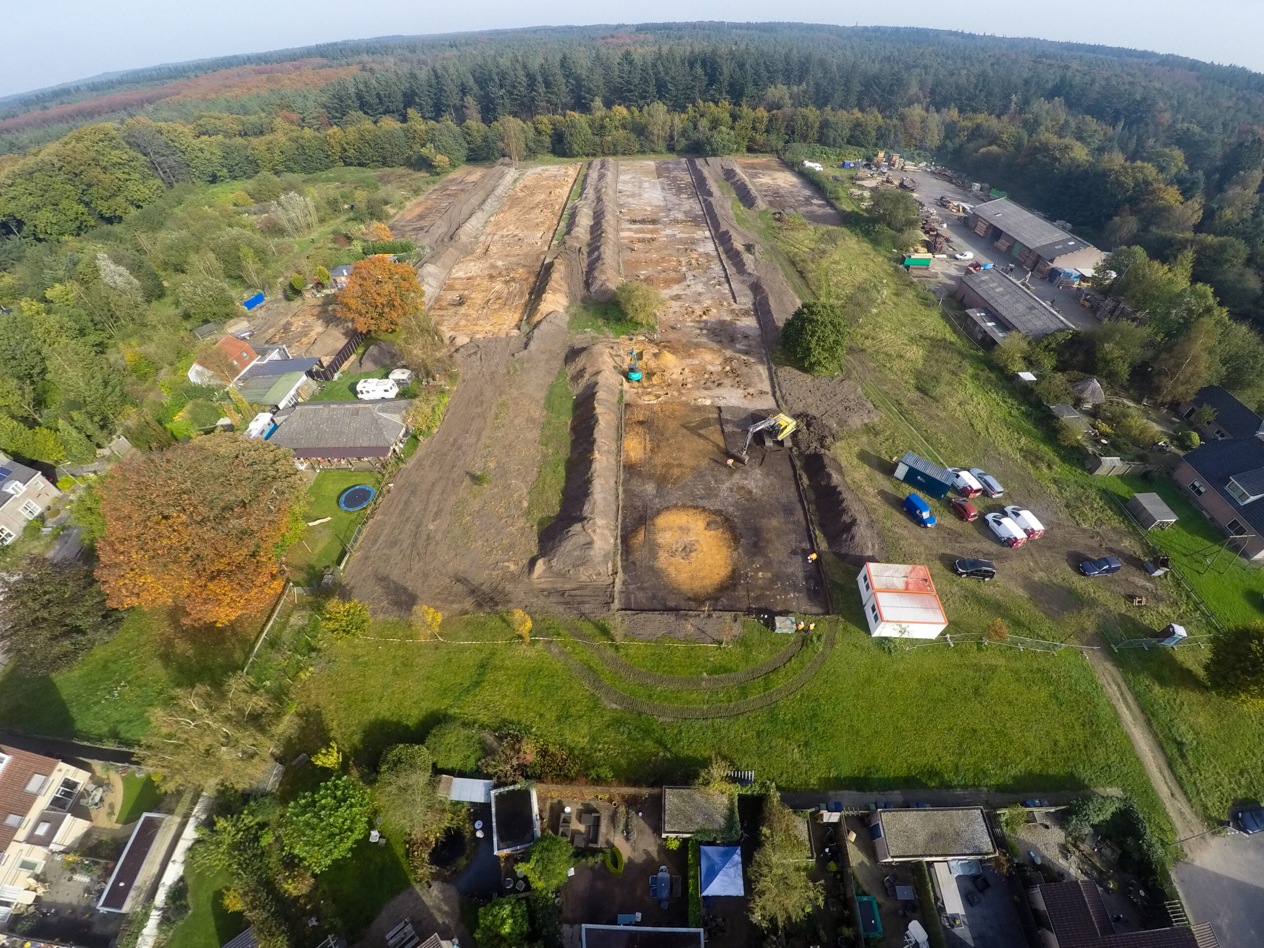 Dronefoto van de opgravingen Dronefoto van de opgravingen